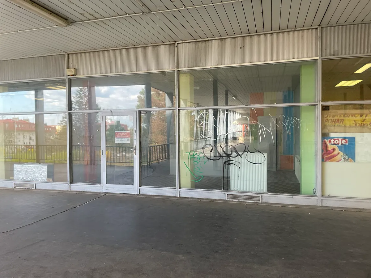 Pronájem obchodního prostoru 107 m²